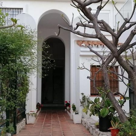 Beautiful Apartment In La Carihuela, Торремолинос Экстерьер фото