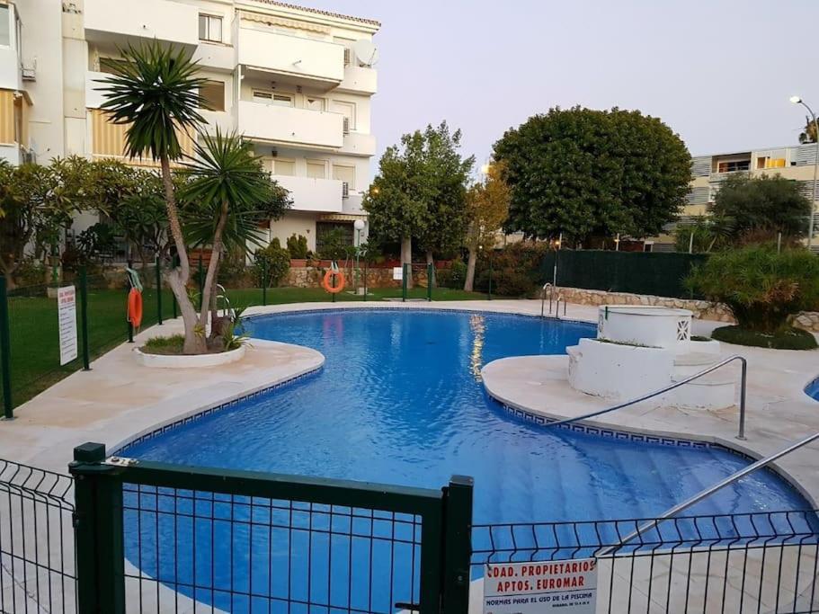 Beautiful Apartment In La Carihuela, Торремолинос Экстерьер фото