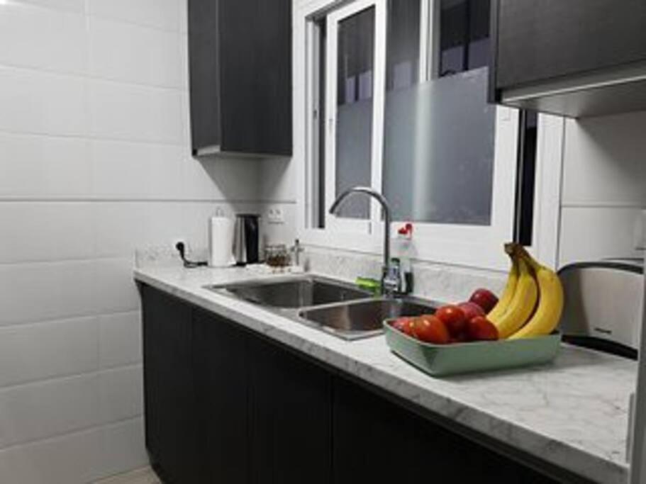 Beautiful Apartment In La Carihuela, Торремолинос Экстерьер фото